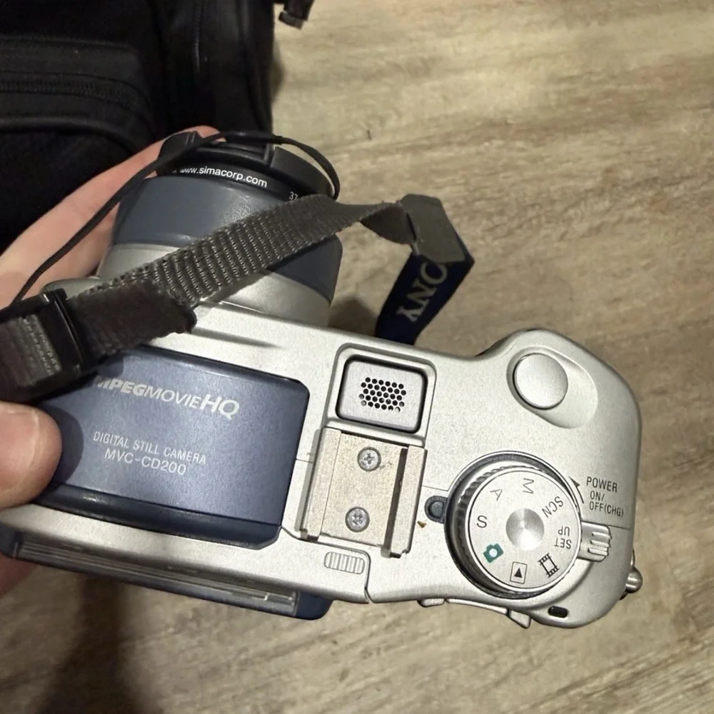 Sony MVC-CD200 Digital Mavica Camera Bundle – Y2K Retro Mini CD – Tested